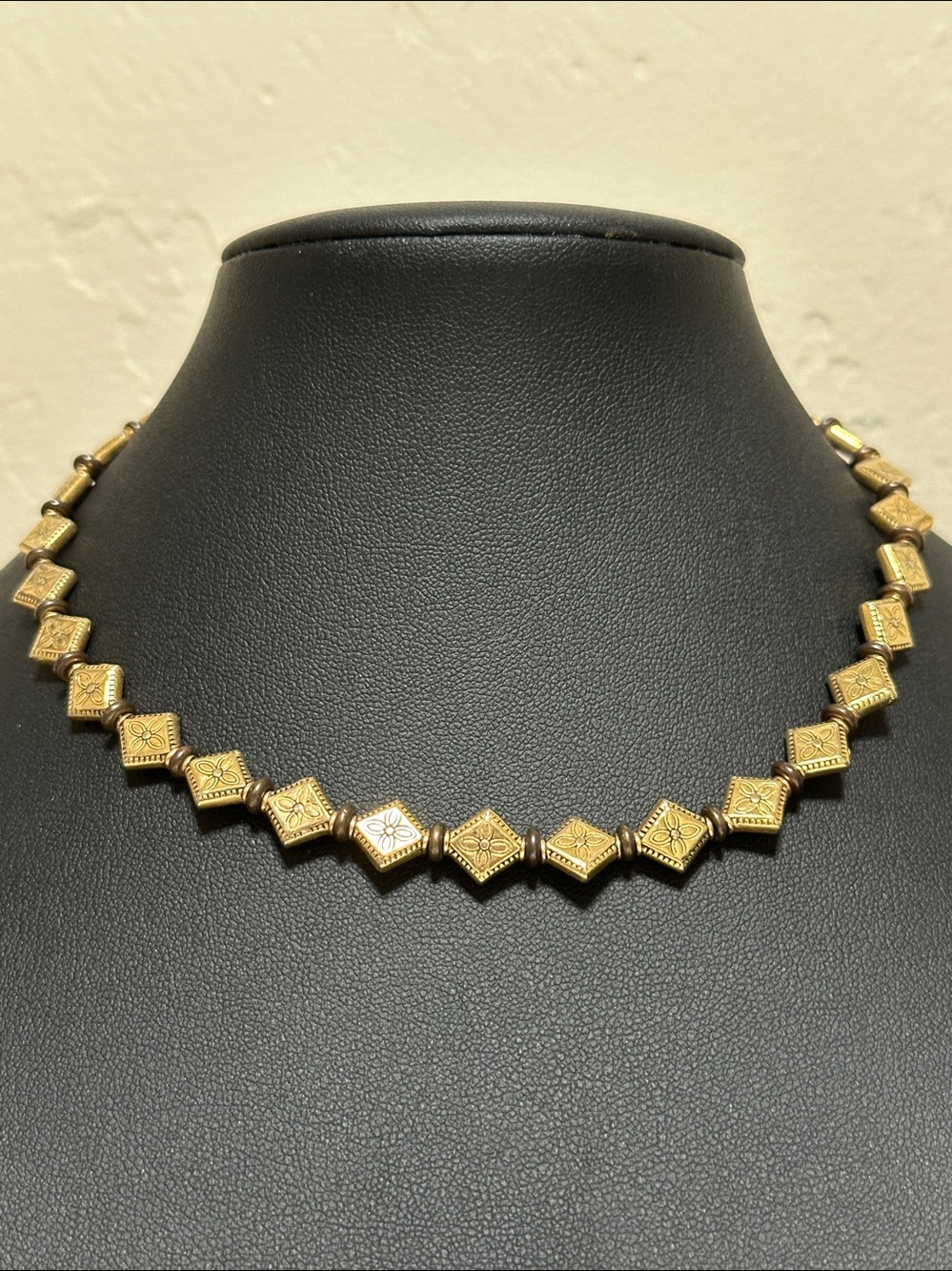 VM Stamped Wire Wrap Vintage Rhombus Shaped Link Choker Necklace